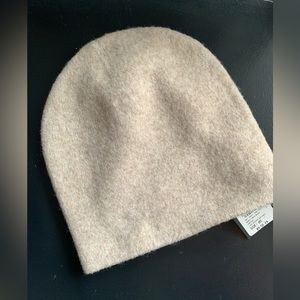 Club Monaco hat toque